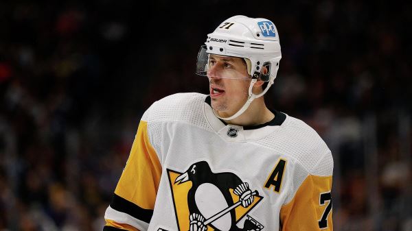 Нападающий "Питтсбурга" Малкин вплотную приблизился к Бурку по очкам за карьеру в плей-офф НХЛ
